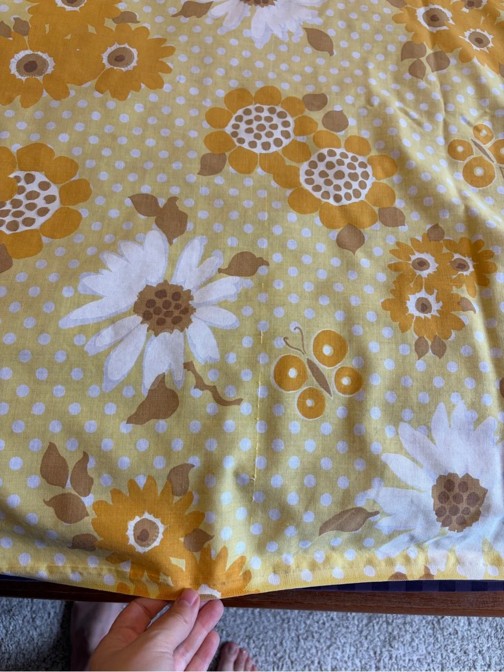 Vintage 1970s Pequot Twin Flat Sheet Yellow Floral Daisy Polka Dot 72x104